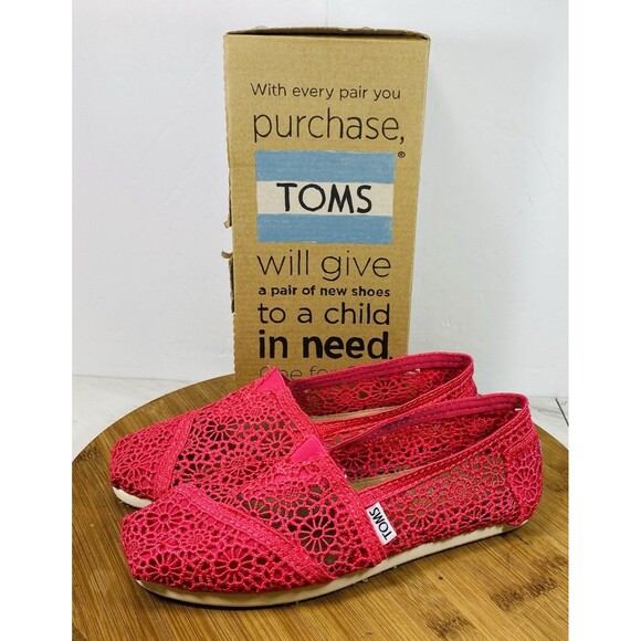 Toms Fushia Crochet Women Size 6 New - Picture 1 of 7